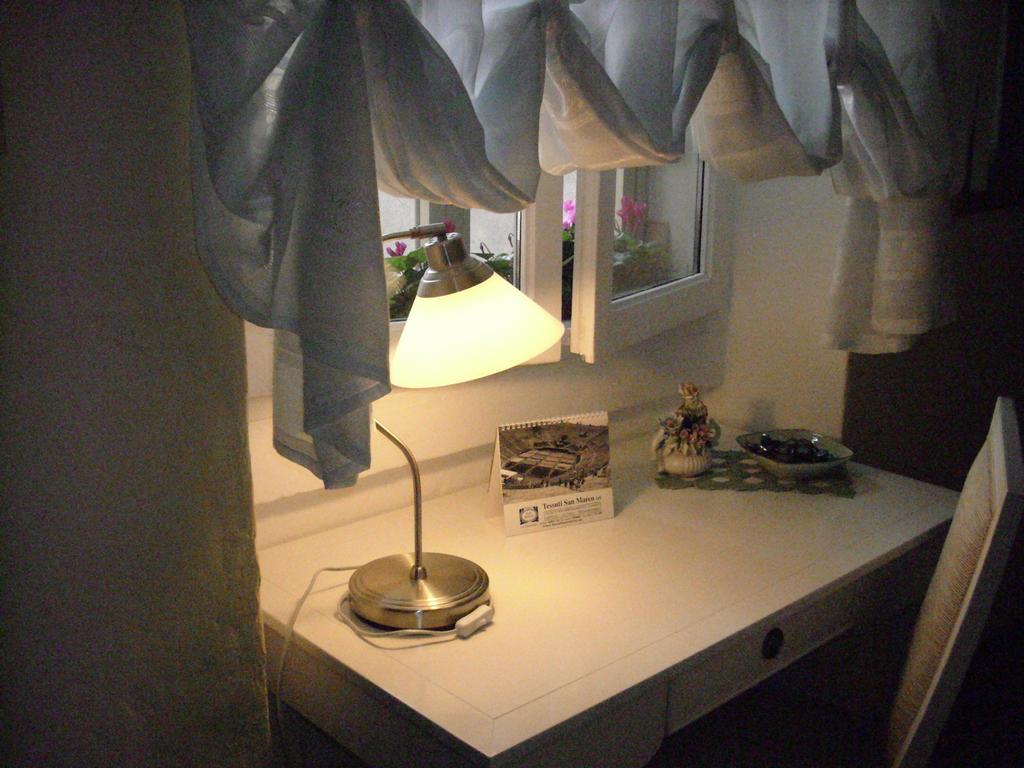 A Casa Di Luca Ξενοδοχείο Βερόνα Δωμάτιο φωτογραφία